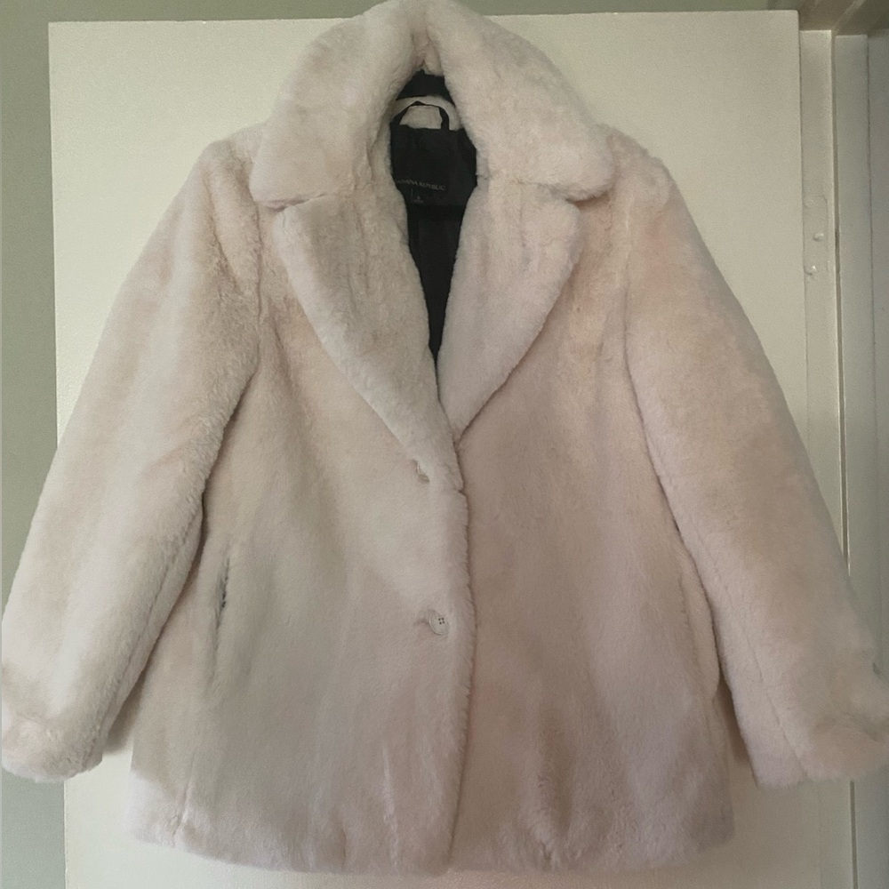 Banana republic white/light cream faux fur jacket. Excellent condition.